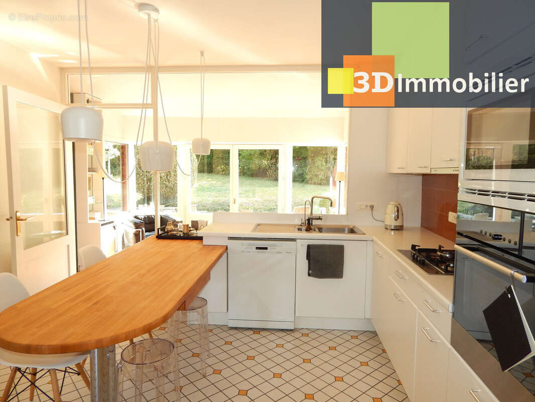 CUISINE ÉQUIPÉE 15 M²