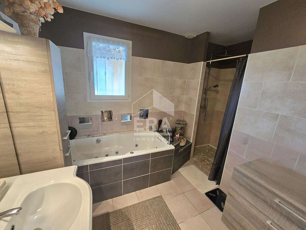 Maison 155m² à montpon-ménestérol - photo 10