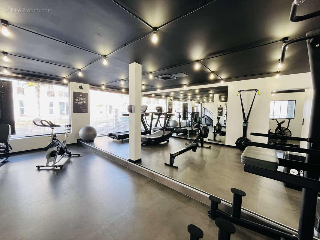 Commerce à SANARY-SUR-MER