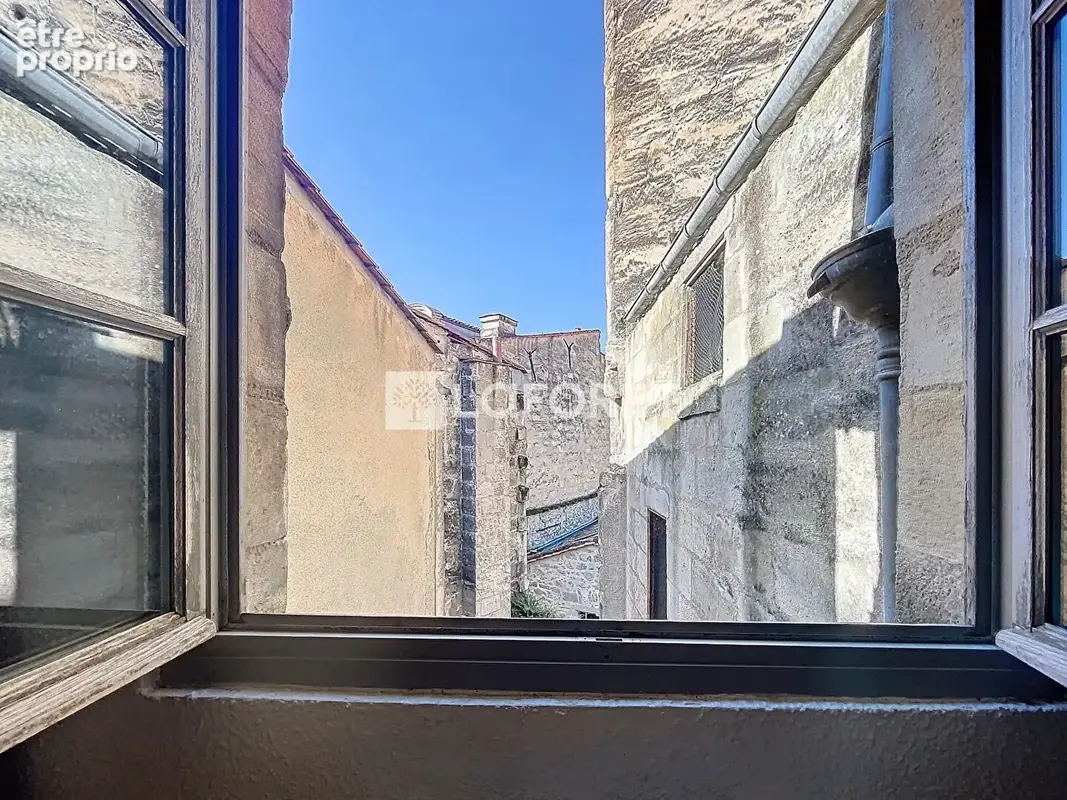 T1 bis à deux pas du TRAM A, jolie copro , pas de vis à vis - photo 6