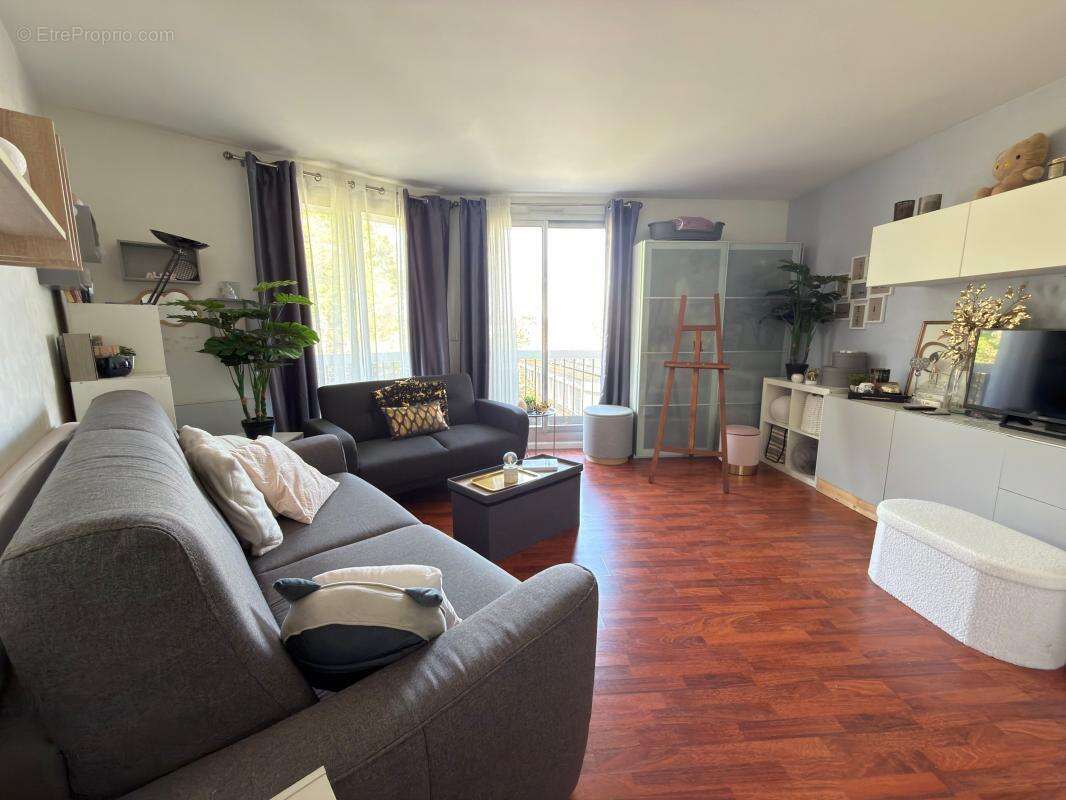 Appartement à SAINT-MAUR-DES-FOSSES