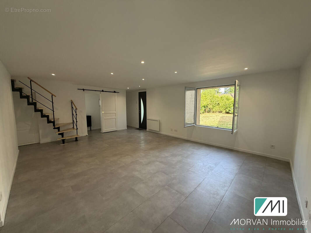 Maison 113 m² à Les Essarts-Le-Roi  - photo 2