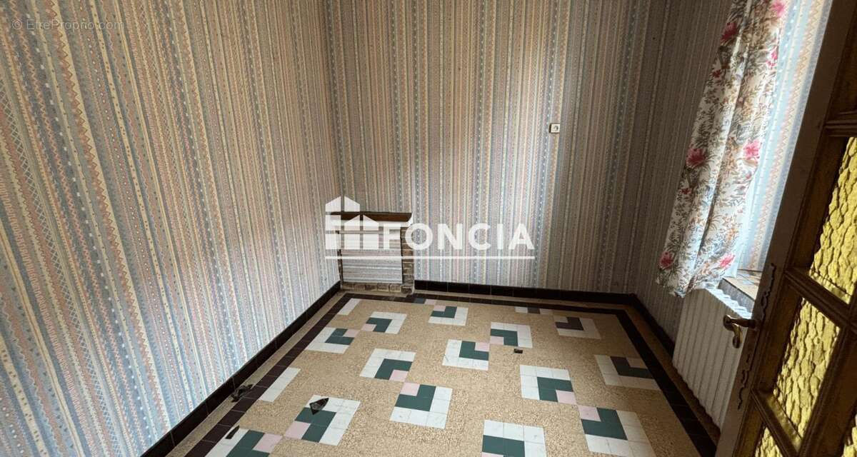 Maison à FRESNAY-SUR-SARTHE