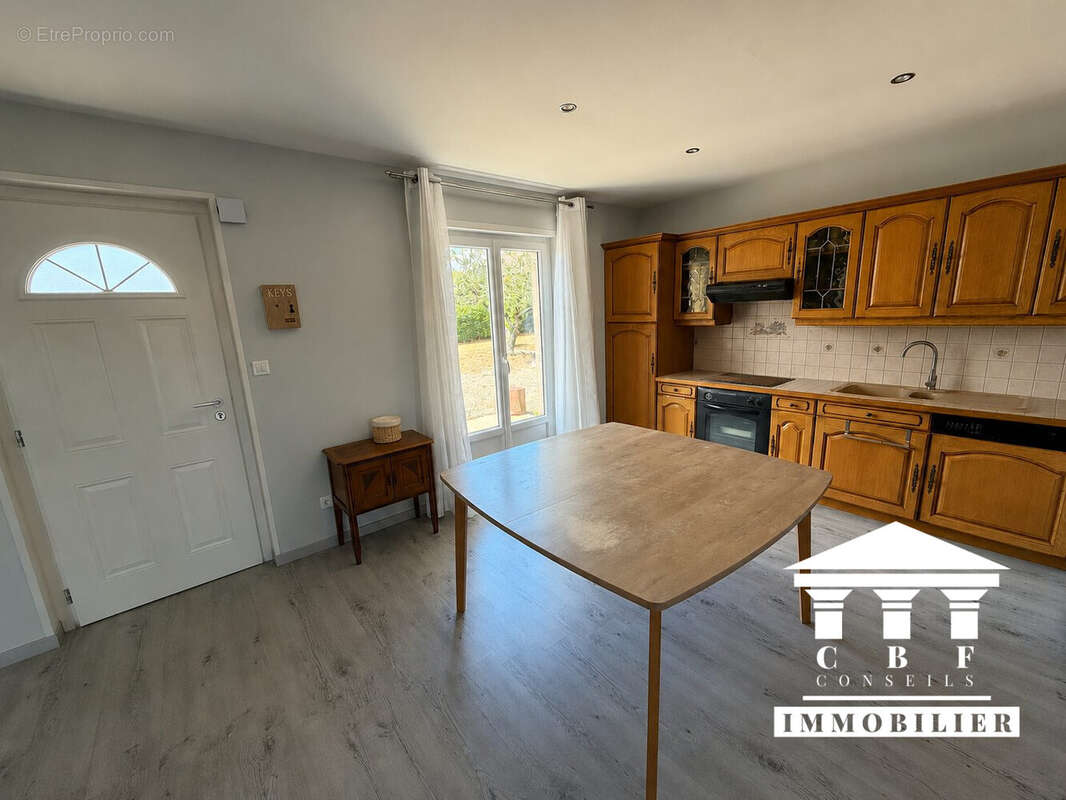 Maison 143 m² à Le Breuil  - photo 4