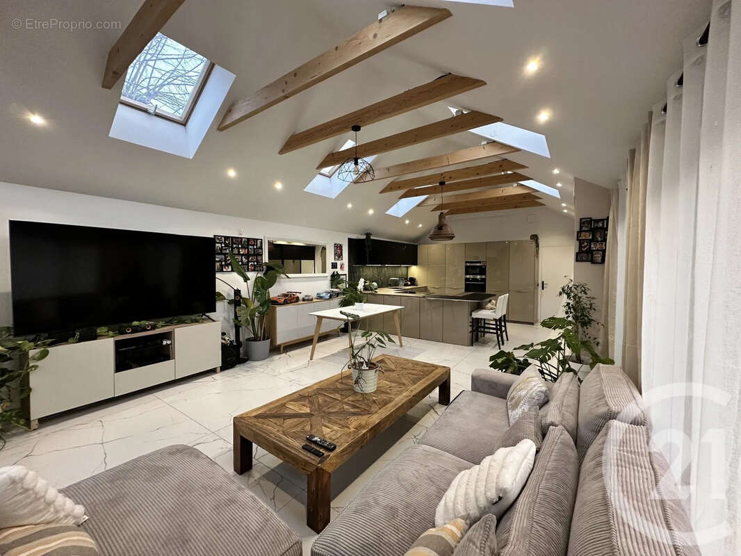 Maison à SAINT-MAUR-DES-FOSSES