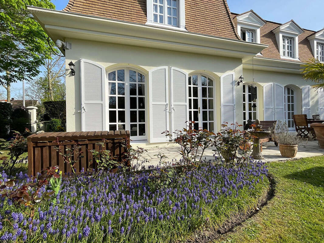Maison à MAISONS-LAFFITTE