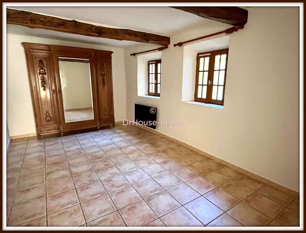 Appartement à LORGUES