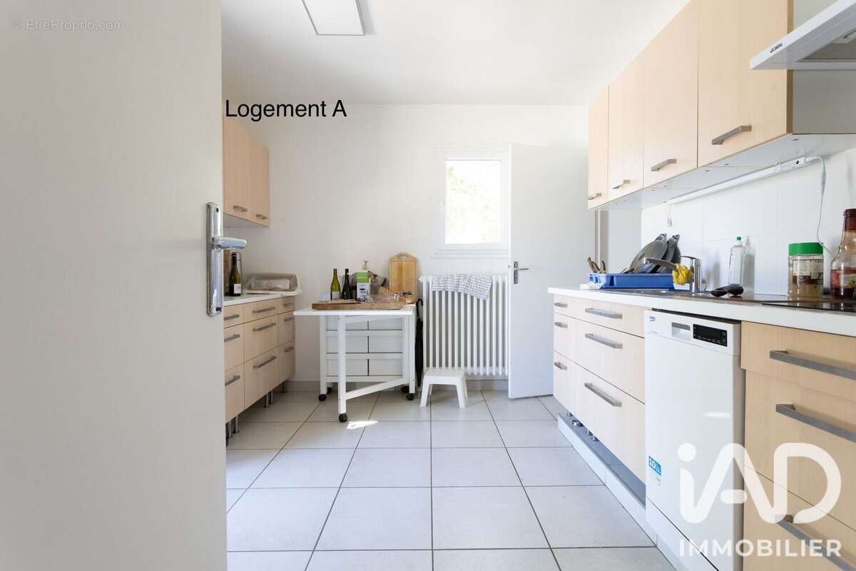 Maison 335 m² à Rochefort-Du-Gard  - photo 9
