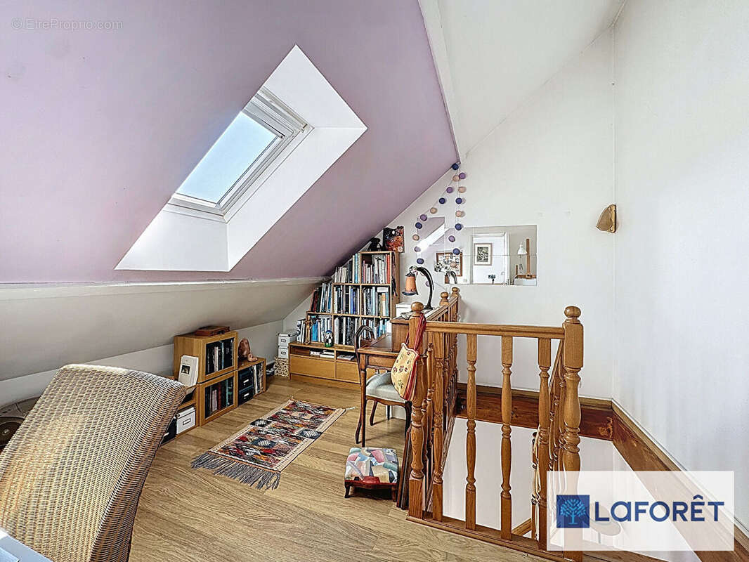 Appartement à NEAUPHLE-LE-CHATEAU