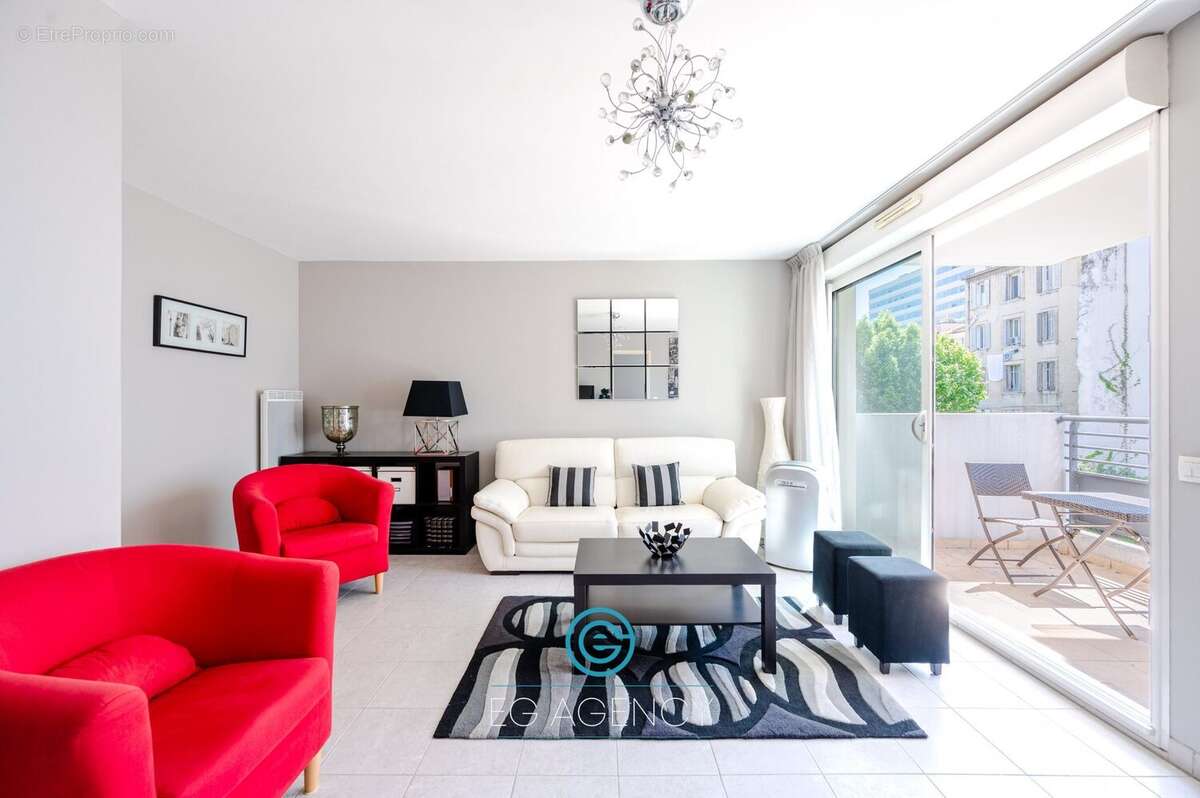 Appartement à MARSEILLE-5E