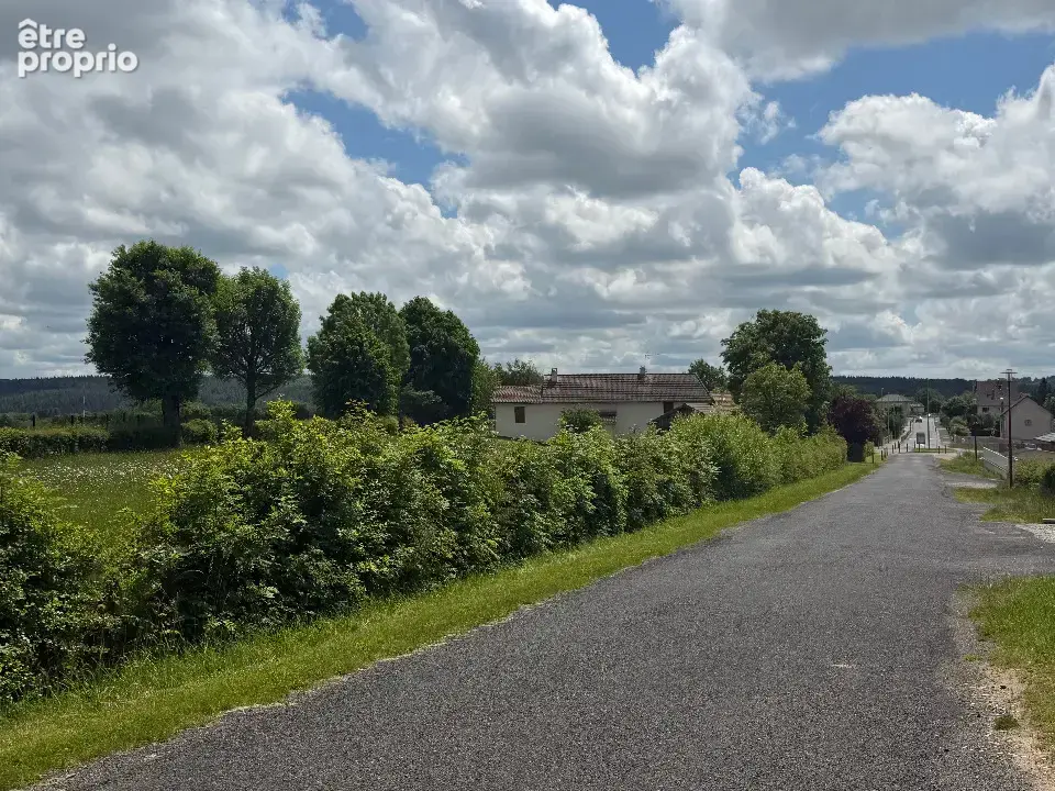 Terrain 800 m² à Arpajon-Sur-Cere  - photo 2