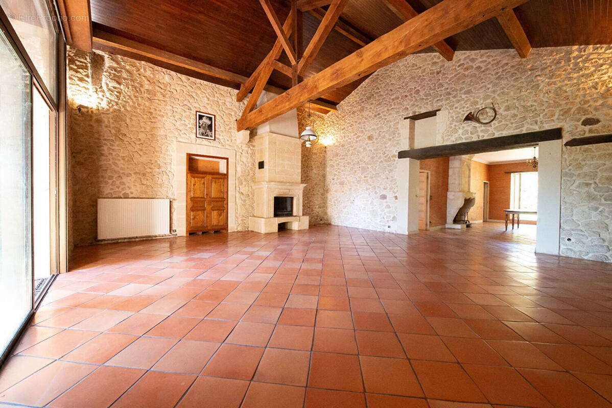 Maison à FARGUES-SAINT-HILAIRE