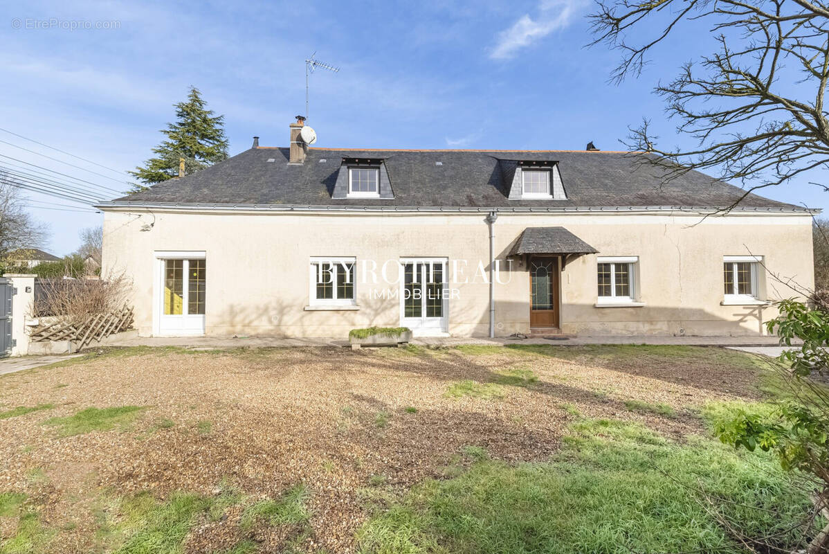 Maison à FENEU