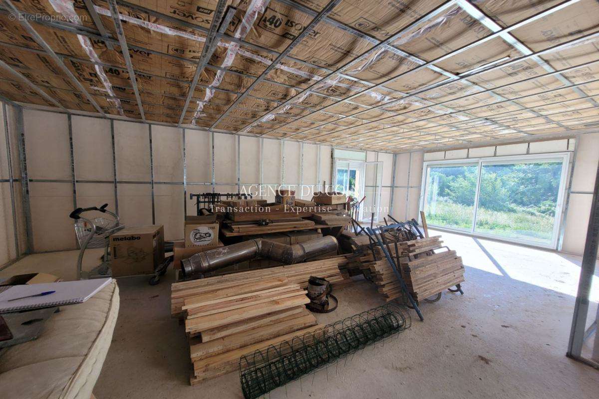 Maison à VILLECROZE