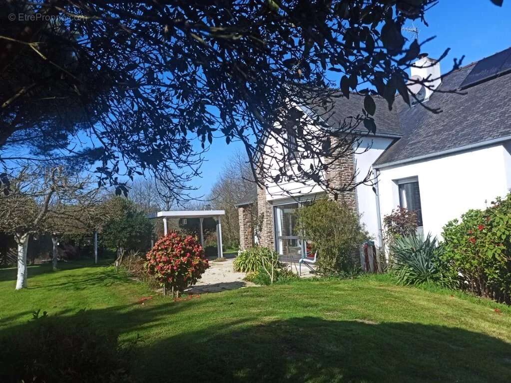 Maison à SAINT-SAMSON-SUR-RANCE