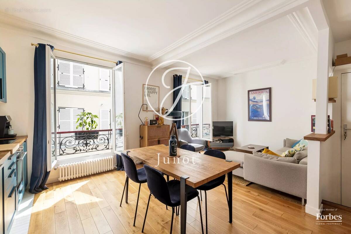 Appartement à PARIS-18E