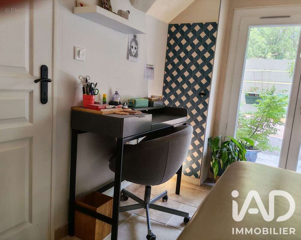 Photo 9