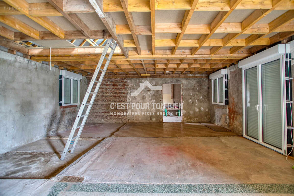 Maison à BUYSSCHEURE