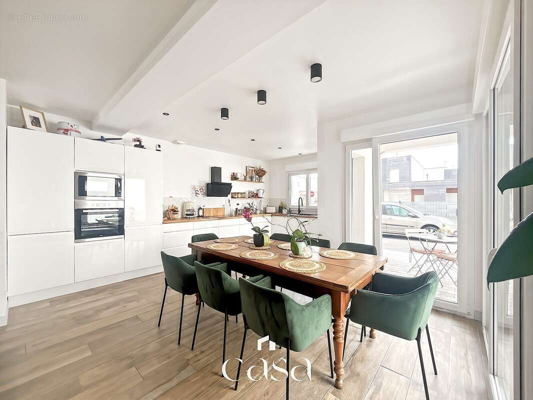 Maison 112 m² à Soliers  - photo 4