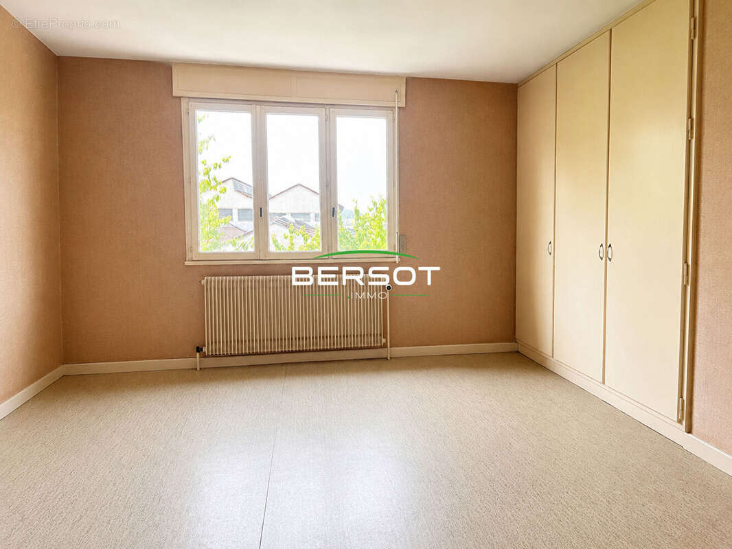 Maison 10 pièces sur grand sous-sol - photo 10