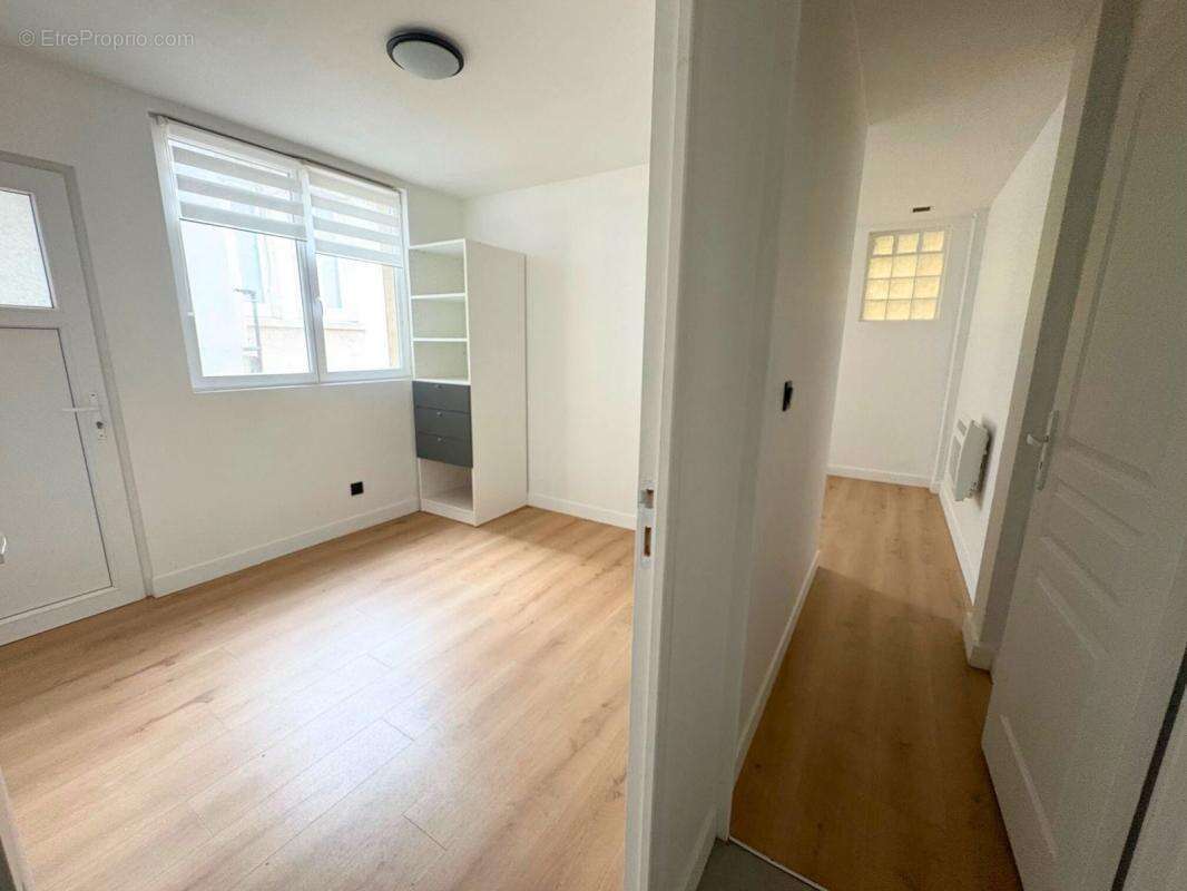 Commerce à VERSAILLES