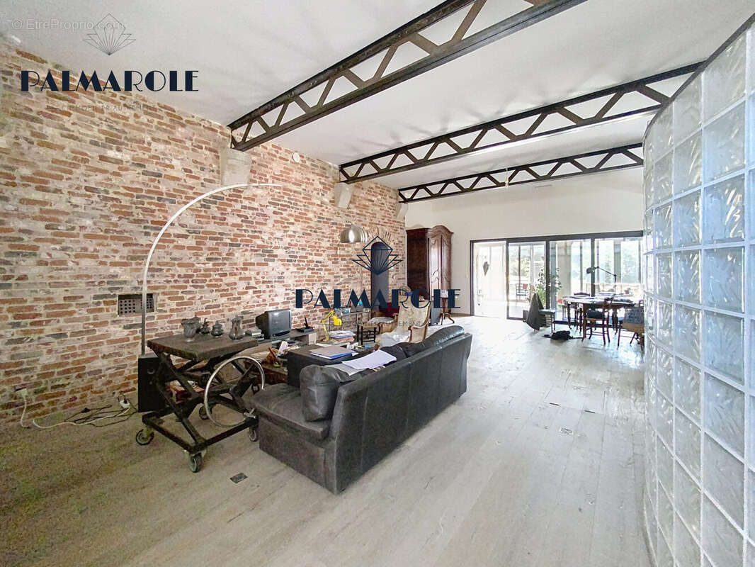 Maison 328 m² à Pia  - photo 7