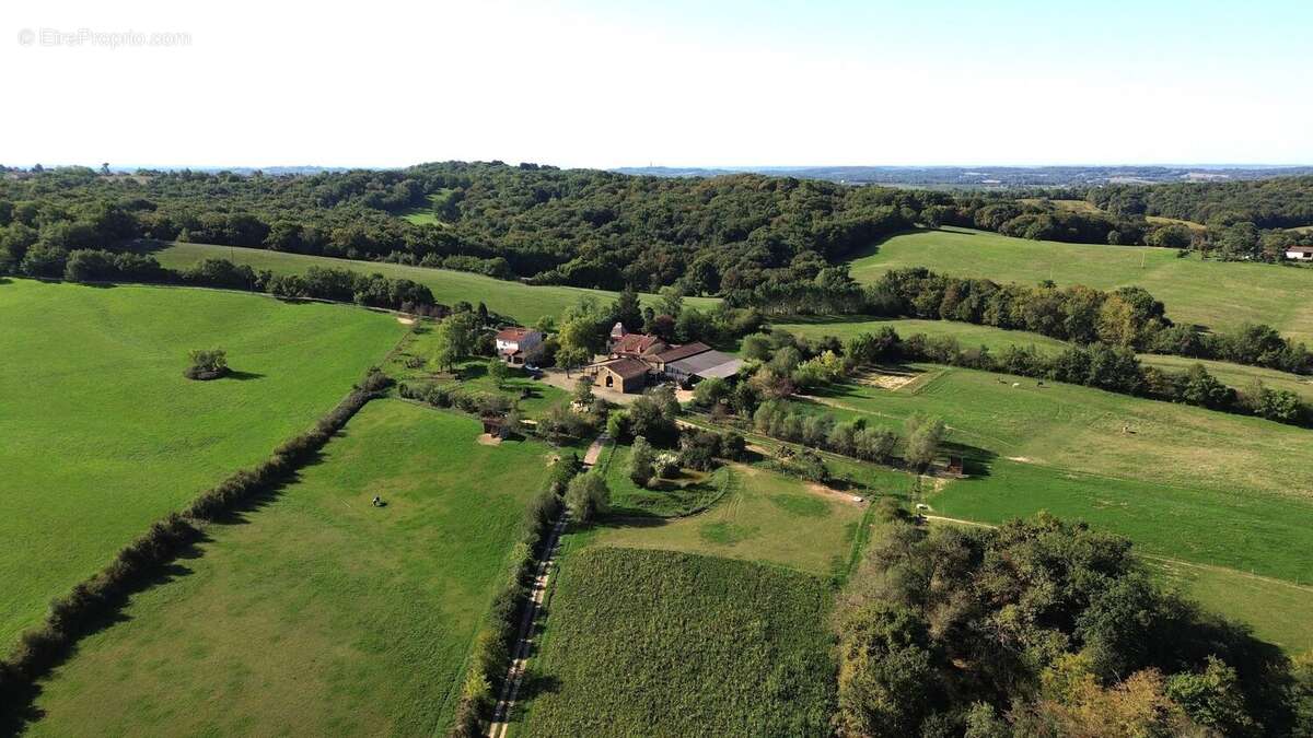 44 hectares d'un seul tenant - Maison à SABAZAN