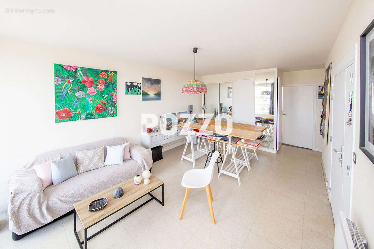 Appartement à JULLOUVILLE