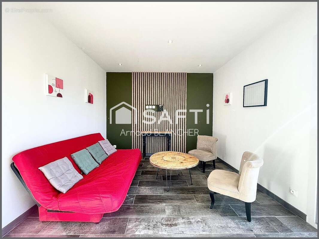 Photo 3 - Maison à ROULLET-SAINT-ESTEPHE