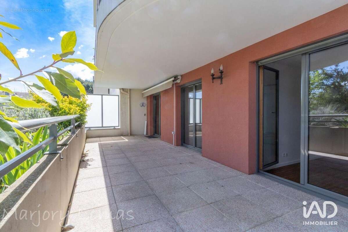 Photo 2 - Appartement à GENAS