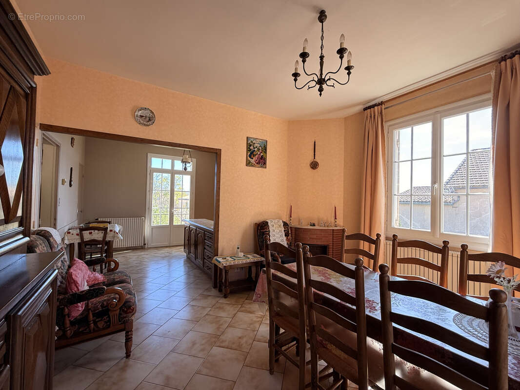 Maison à MONPAZIER