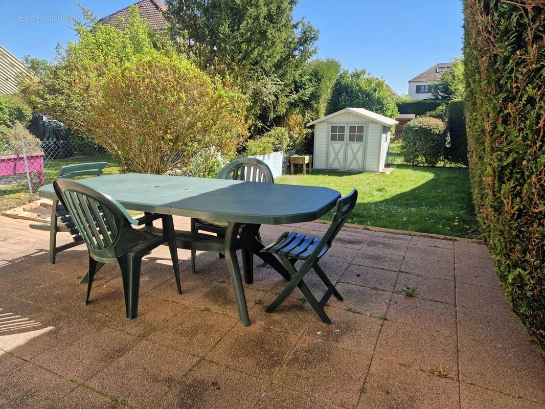 Maison à VOISINS-LE-BRETONNEUX