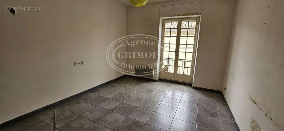 Appartement à LEZIGNAN-CORBIERES