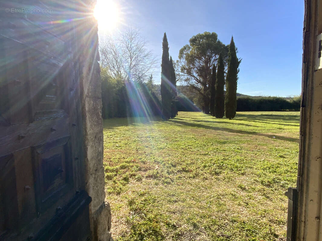 Appartement de 215 m2 dans un château avec parc. - photo 6