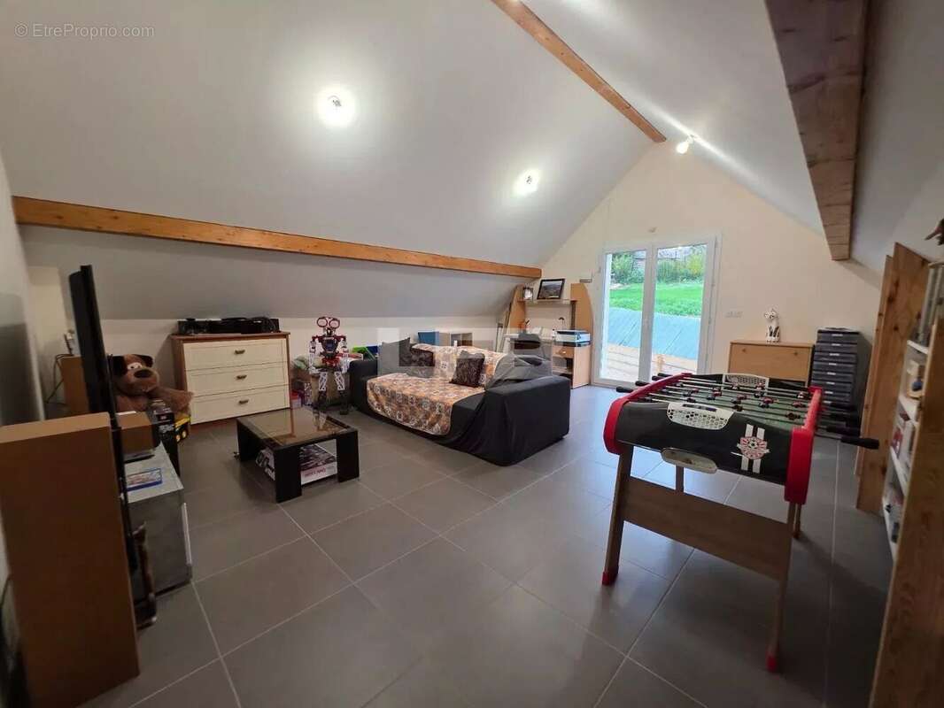 Maison à CREMPIGNY-BONNEGUETE