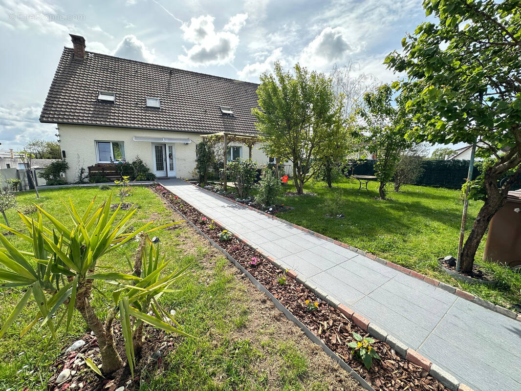 Maison à LISSES