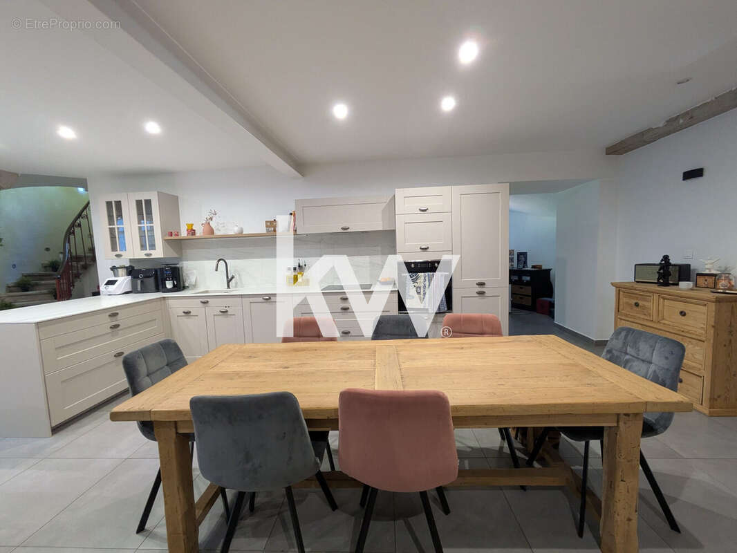 Appartement 134 m² à Roche-La-Moliere  - photo 3