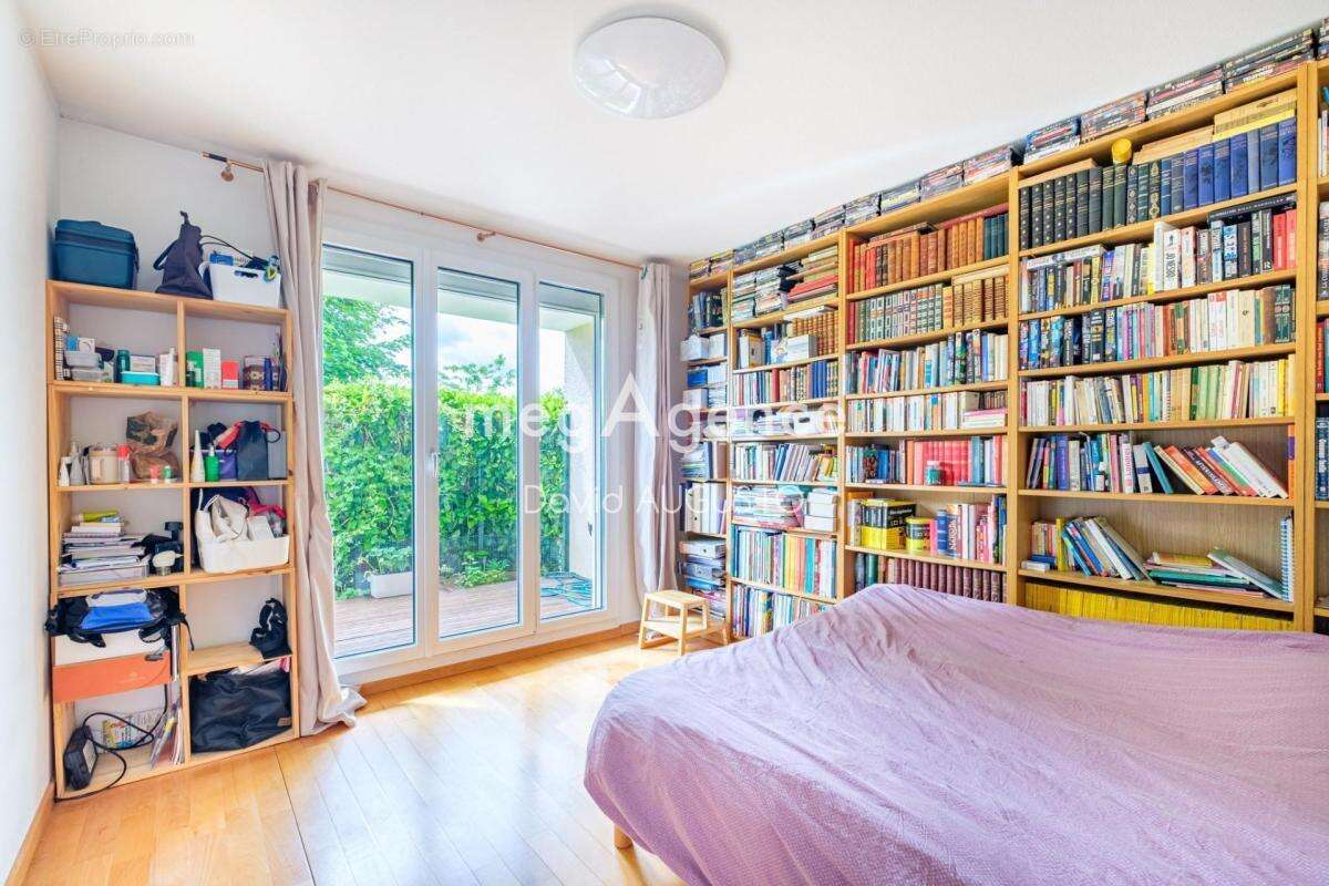 Appartement à LA TOUR-DE-SALVAGNY