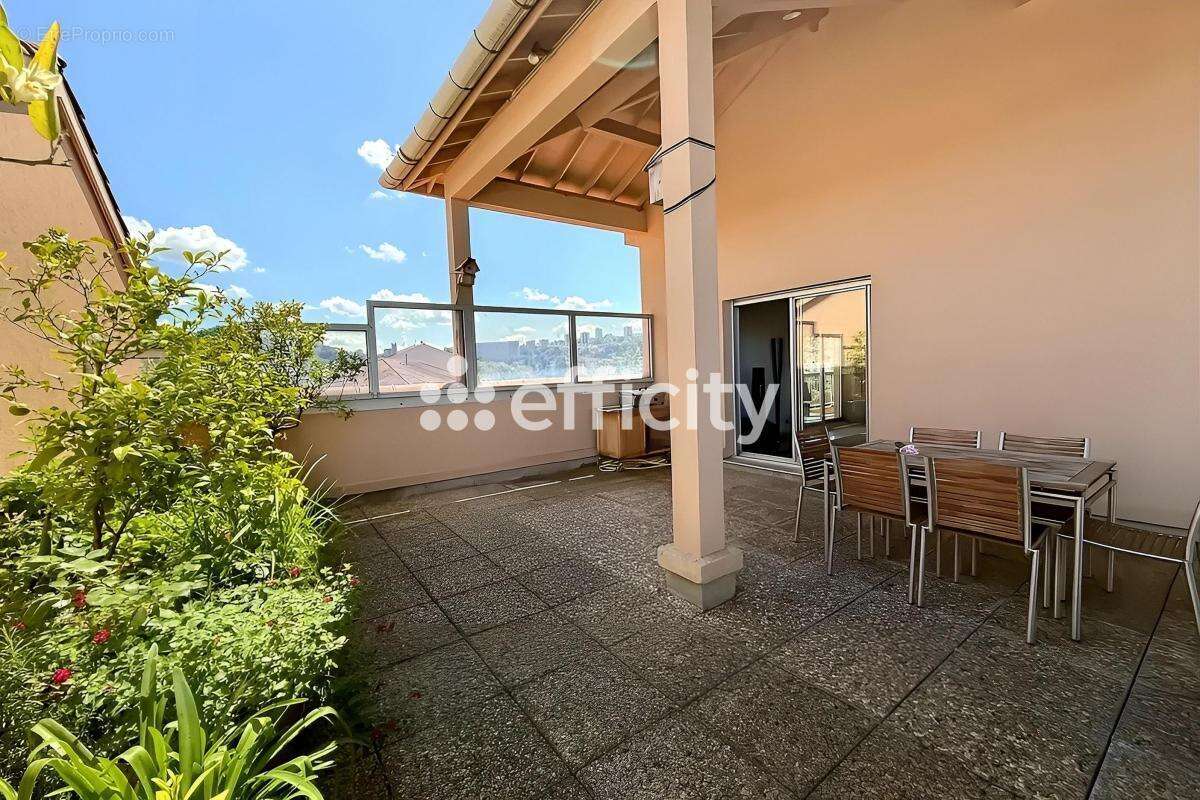 Appartement à LYON-9E