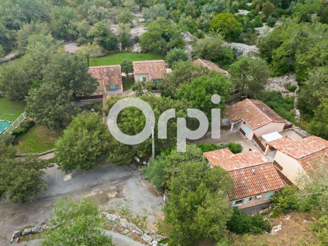 Maison à SAINT-ALBAN-AURIOLLES