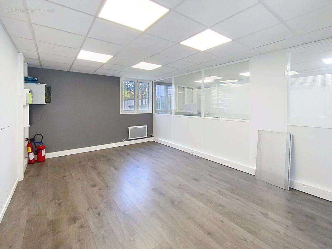 Commerce à PONTAULT-COMBAULT