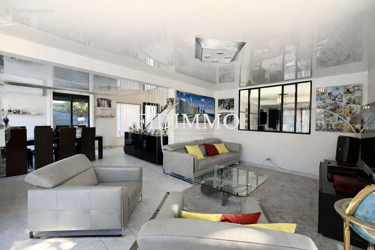 Maison à CHENNEVIERES-SUR-MARNE