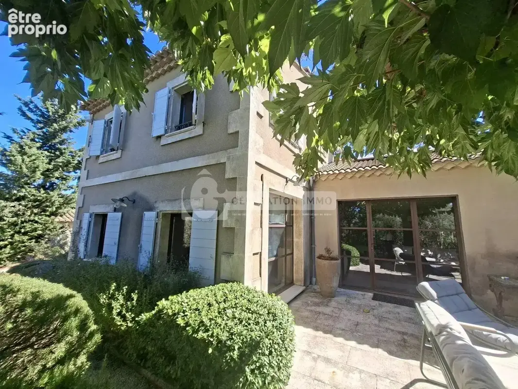 Fontvieille - Maison familiale 5 chambres sur parcelle de 1850m2 - photo 5