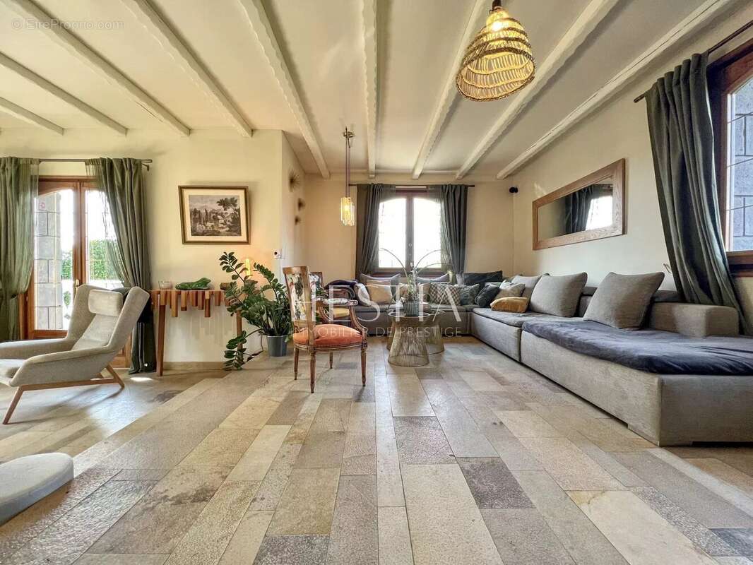 Maison à MARIGNY-SAINT-MARCEL