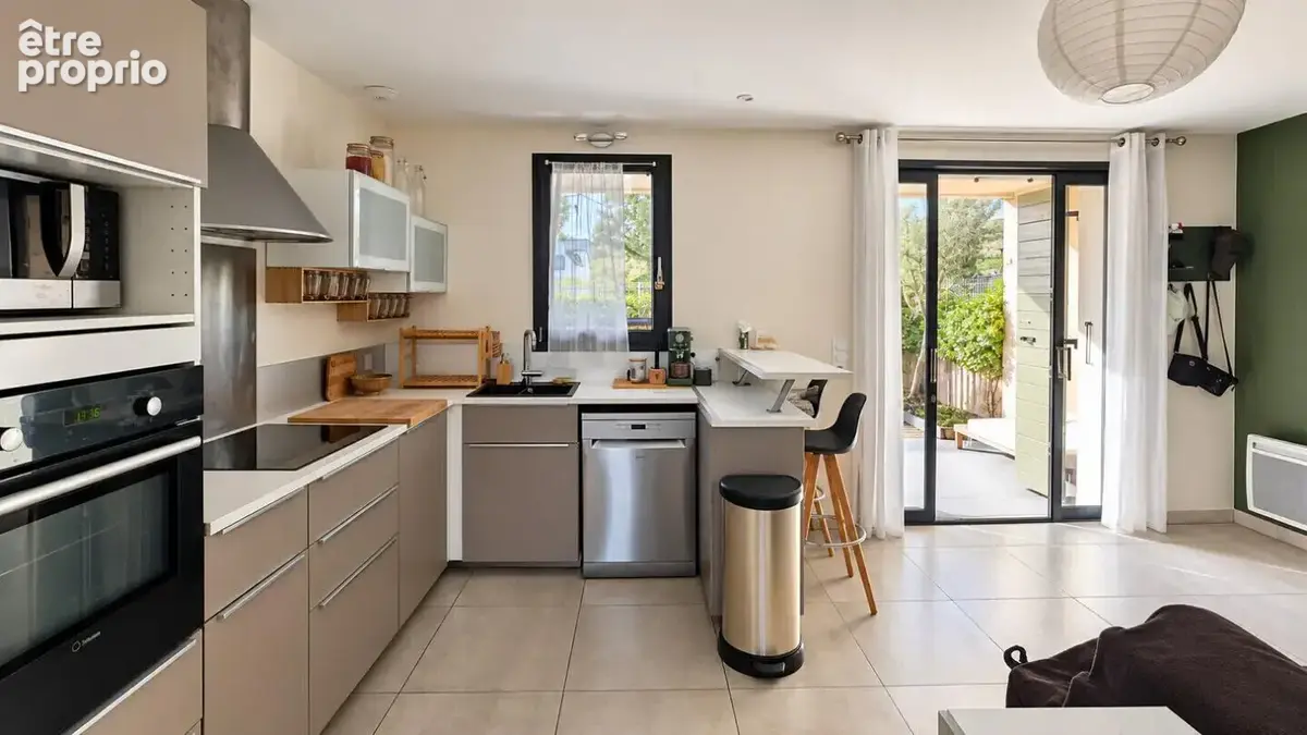 Appartement T2 avec terrasse et jardinet , parking, piscine - photo 10
