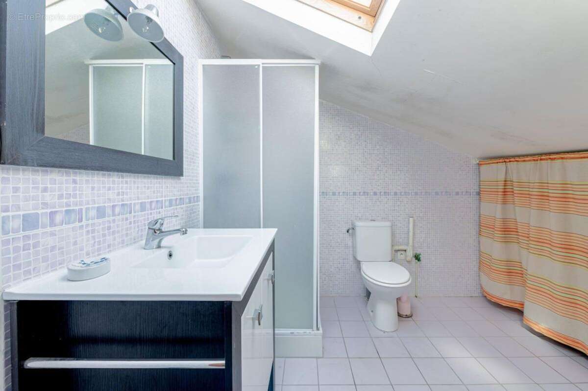 Maison à SAINT-MAUR-DES-FOSSES