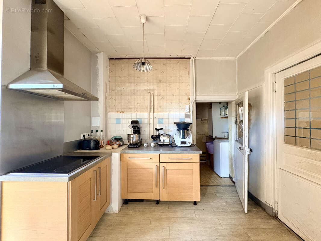 Ensemble immobilier au cœur du village de Saint Geoire en Valdaine - photo 2