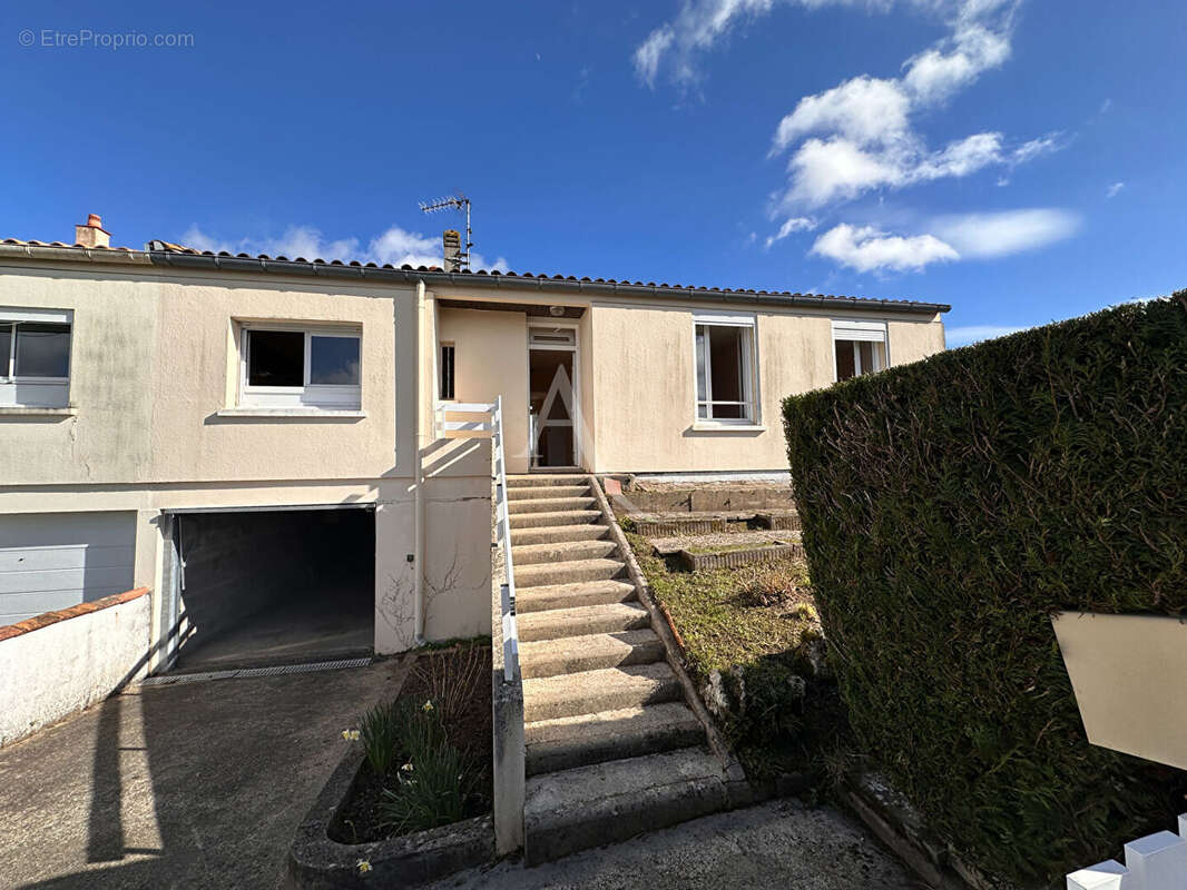 Maison Saintes Rive Gauche - Jardin et garage - photo 17