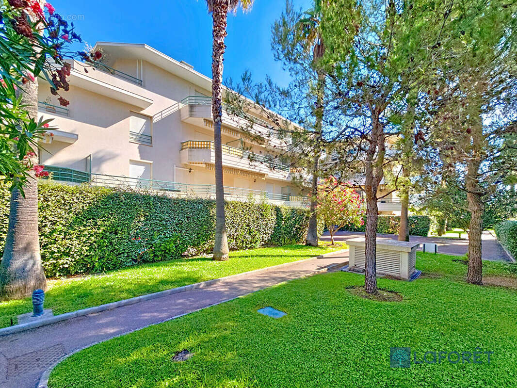 Appartement à VILLENEUVE-LOUBET