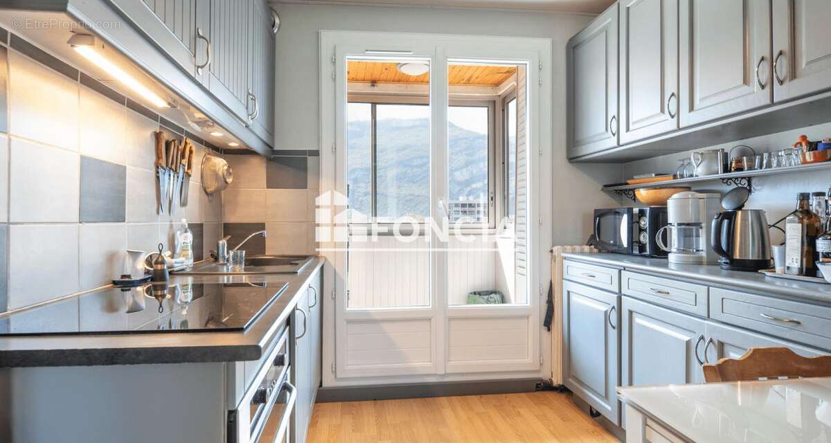 Appartement à FONTAINE